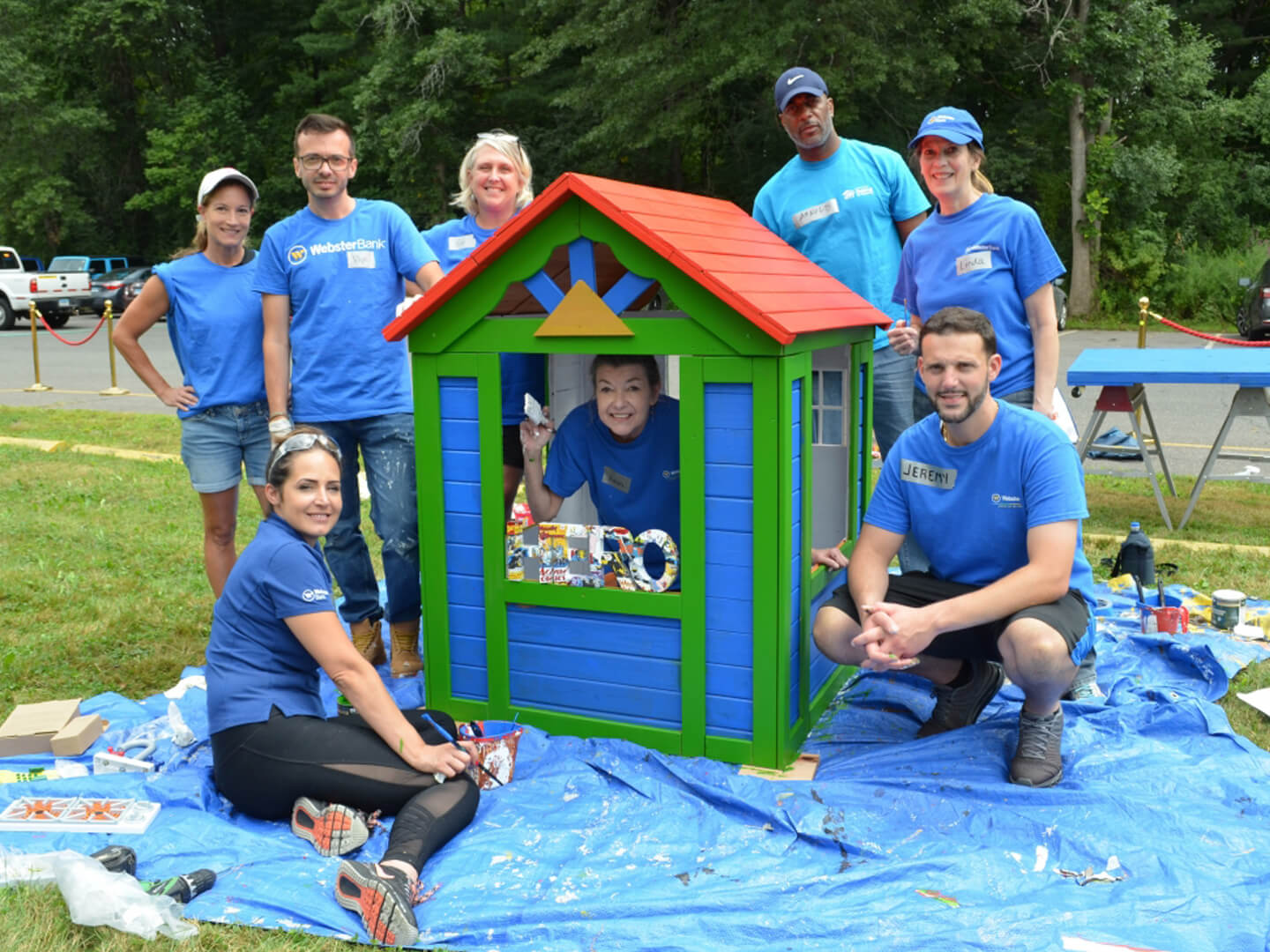 webster bank volunteers with habitat for humanity