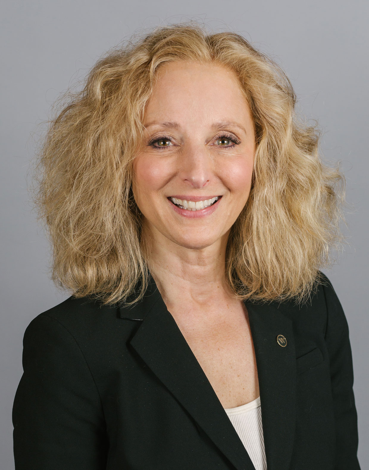 Headshot of Abby E. Parsonnet